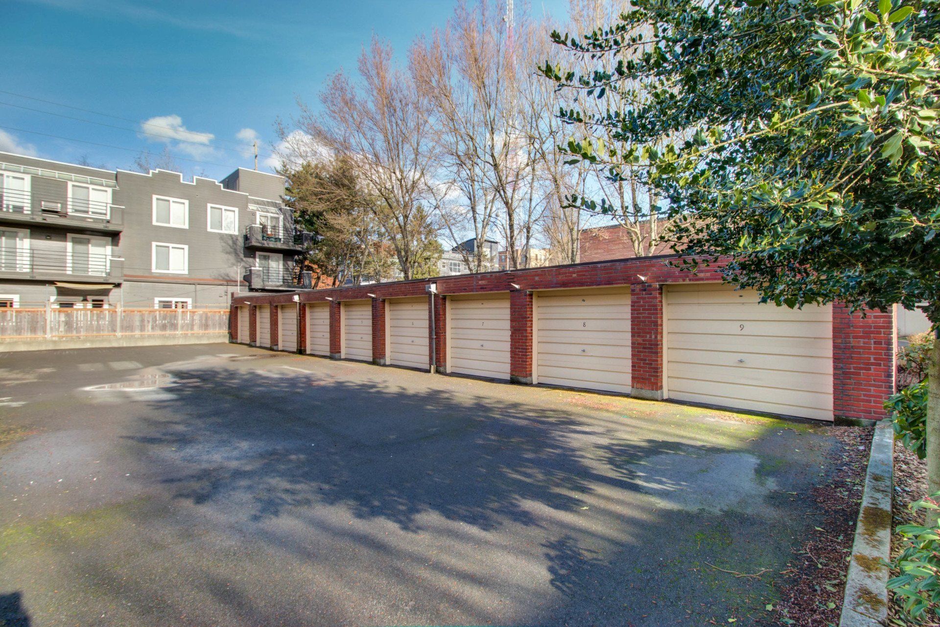 1418 On Queen Anne