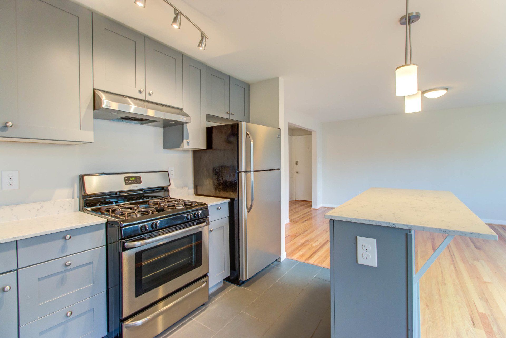 1418 On Queen Anne