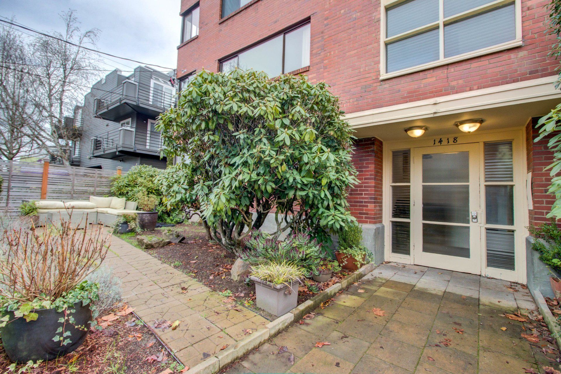 1418 On Queen Anne