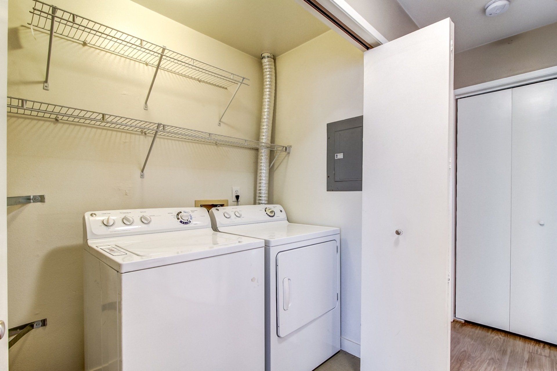 ALKI 12 APARTMENTS