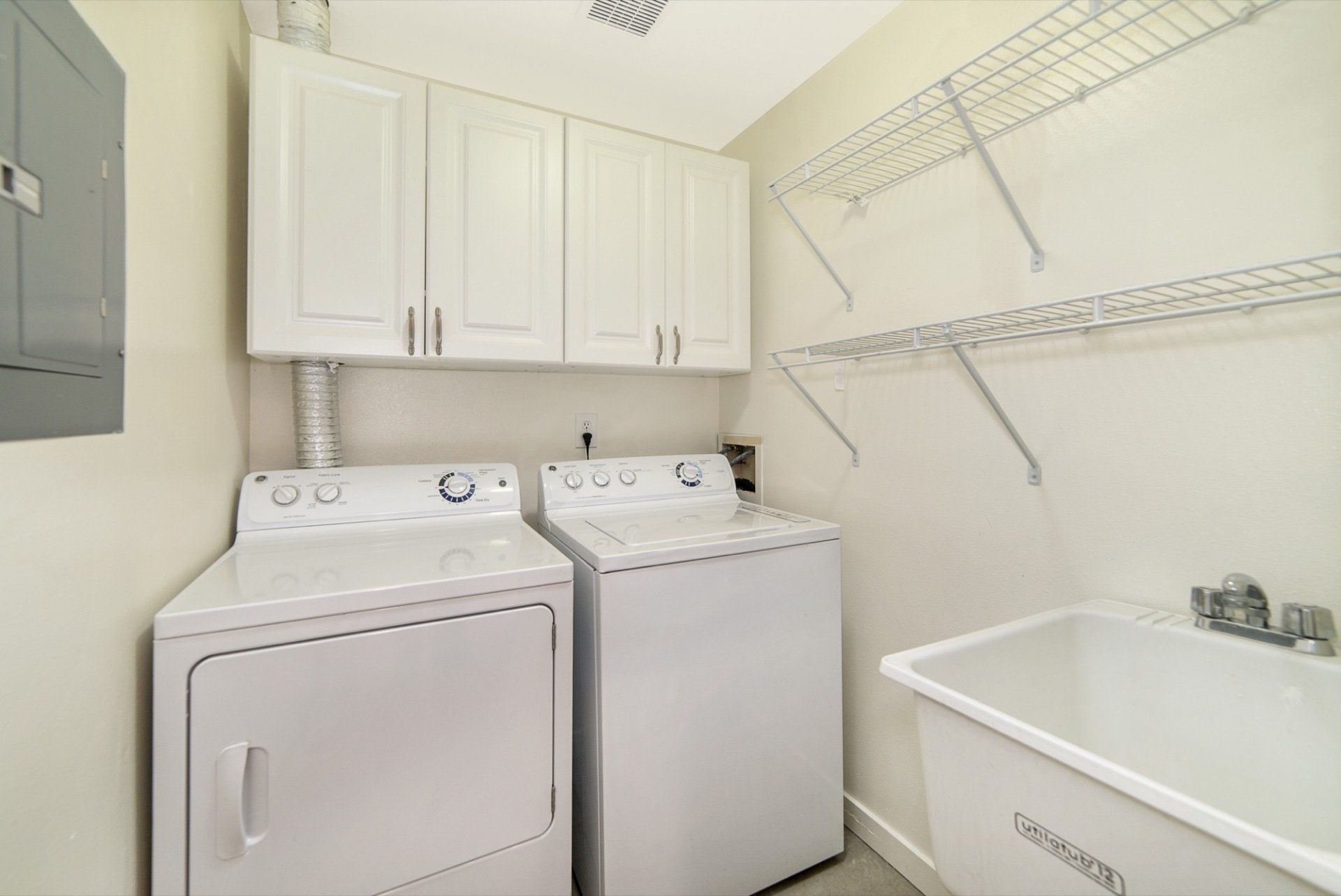 ALKI 12 APARTMENTS