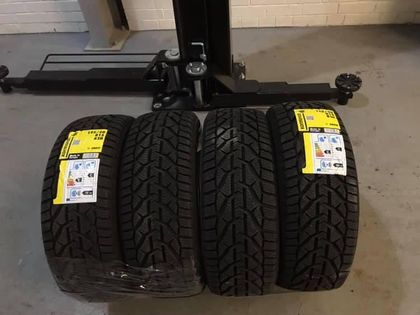 All-season tyres