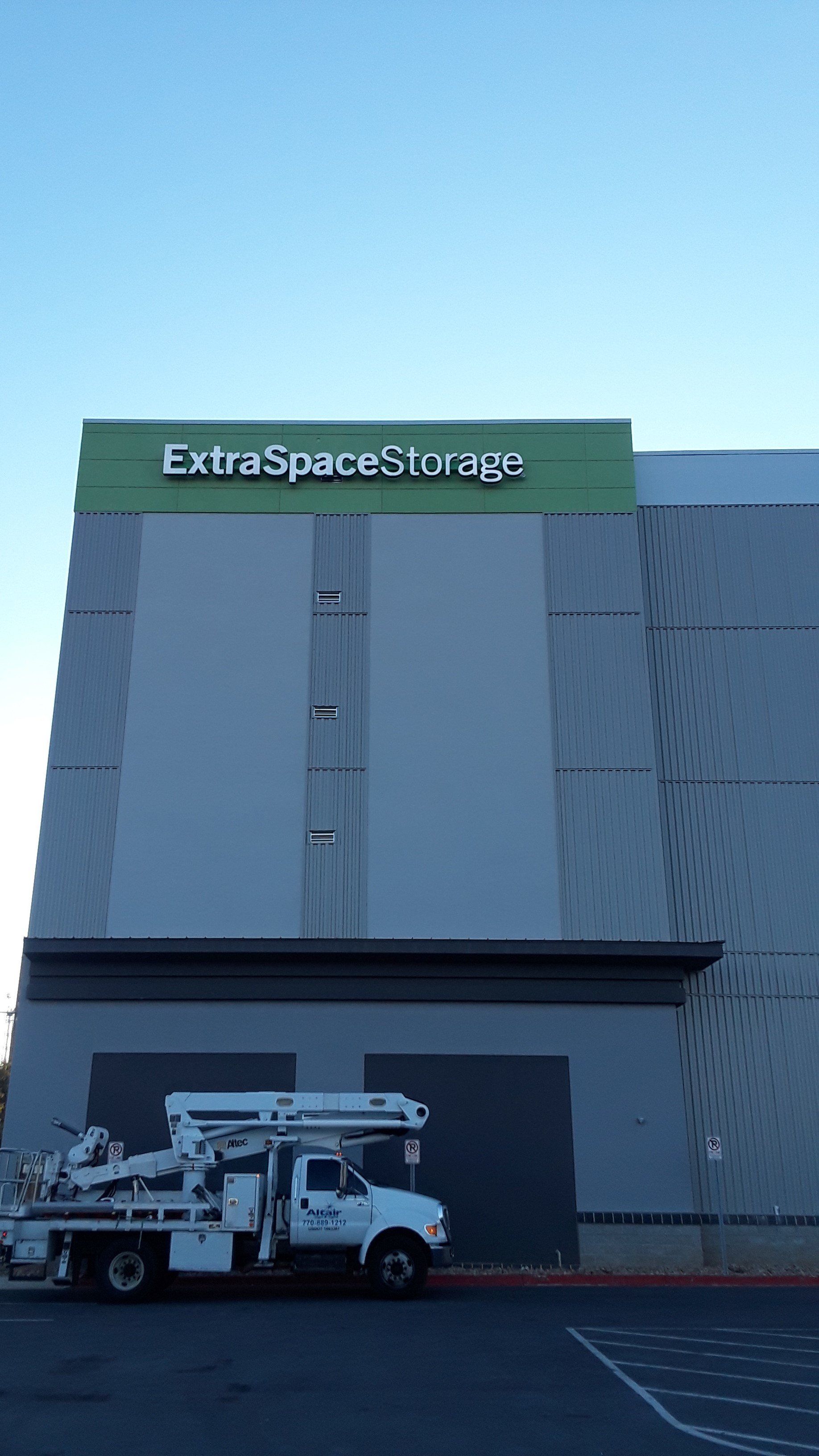 building wall signs
