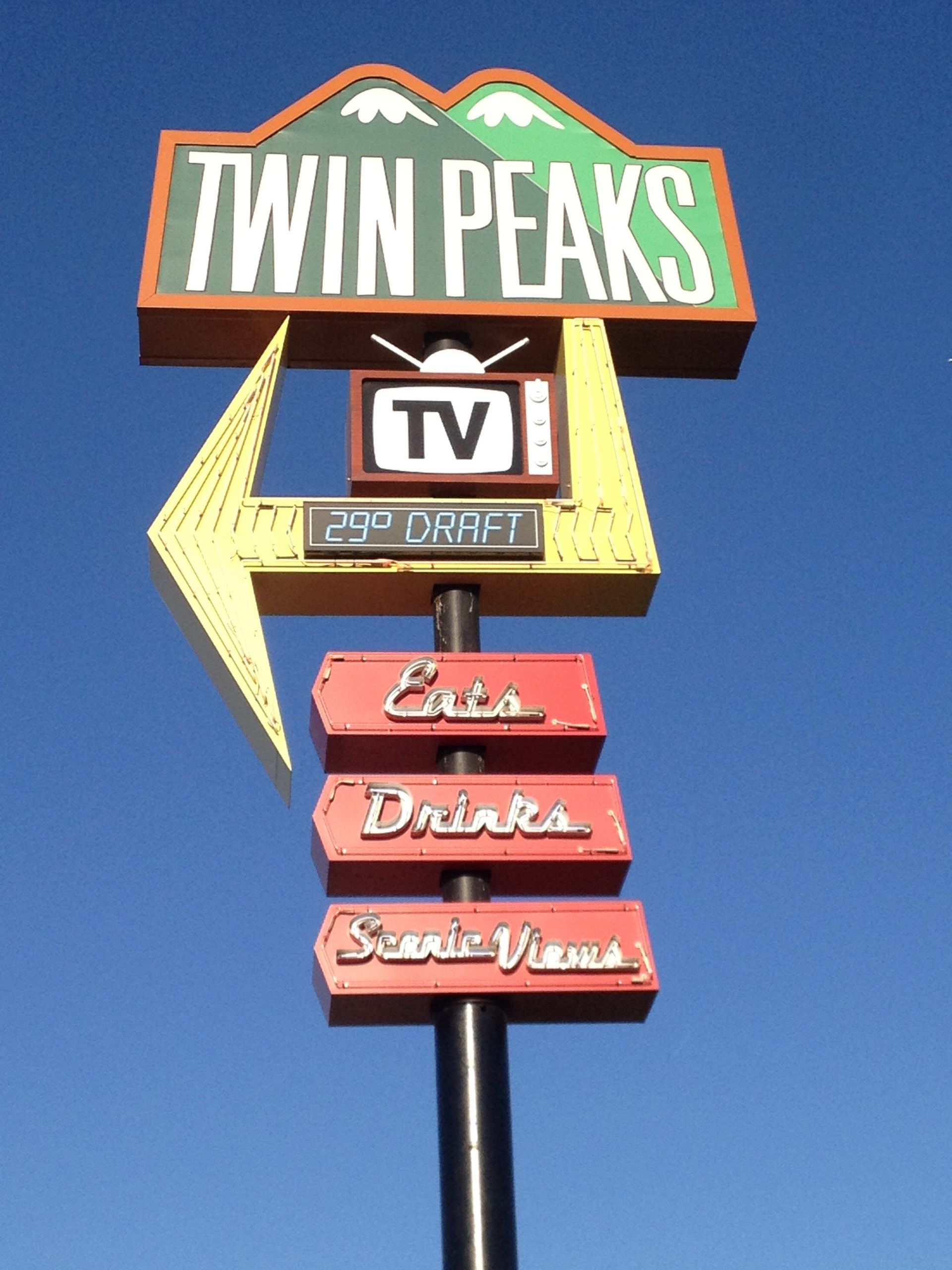 Pole Sign Design & Installation