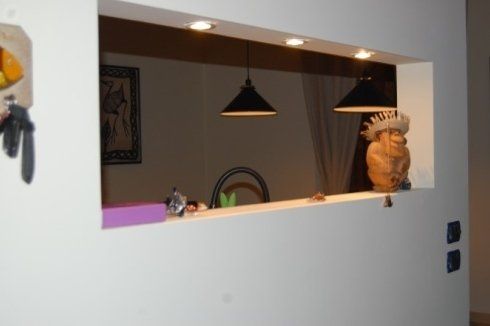 Finestra interna con luci