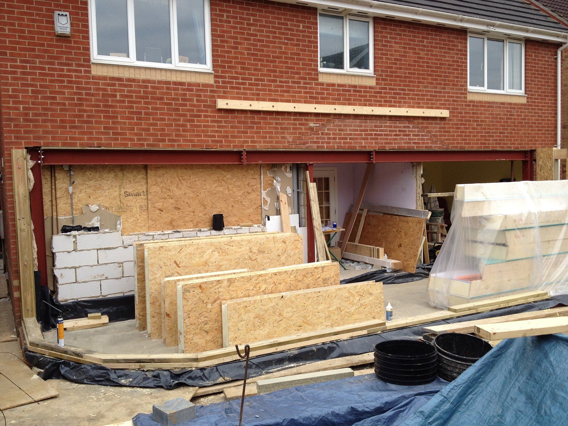 SIPS-garden-office-in-construction