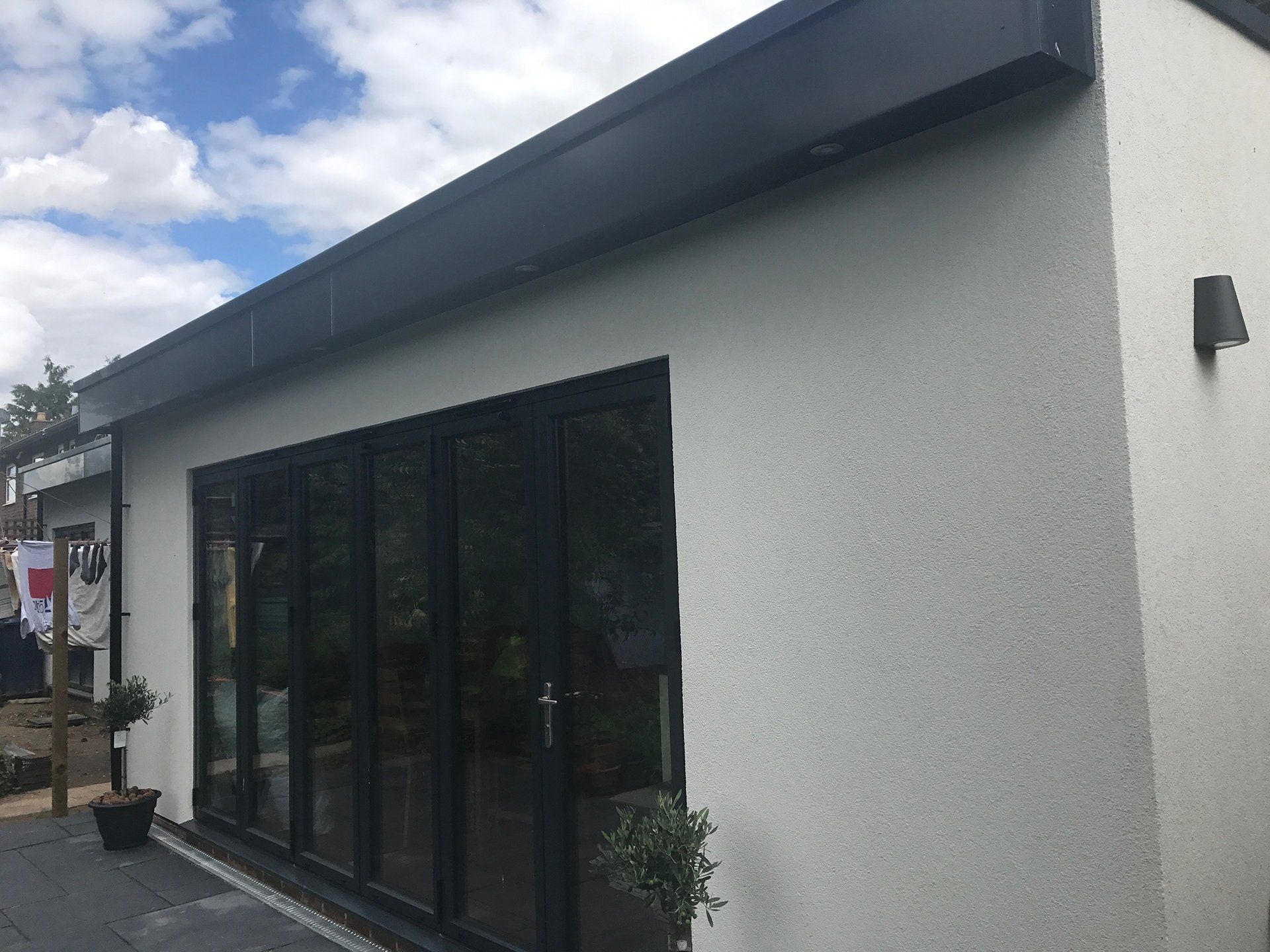 SIPS-exterior-view-white-house2
