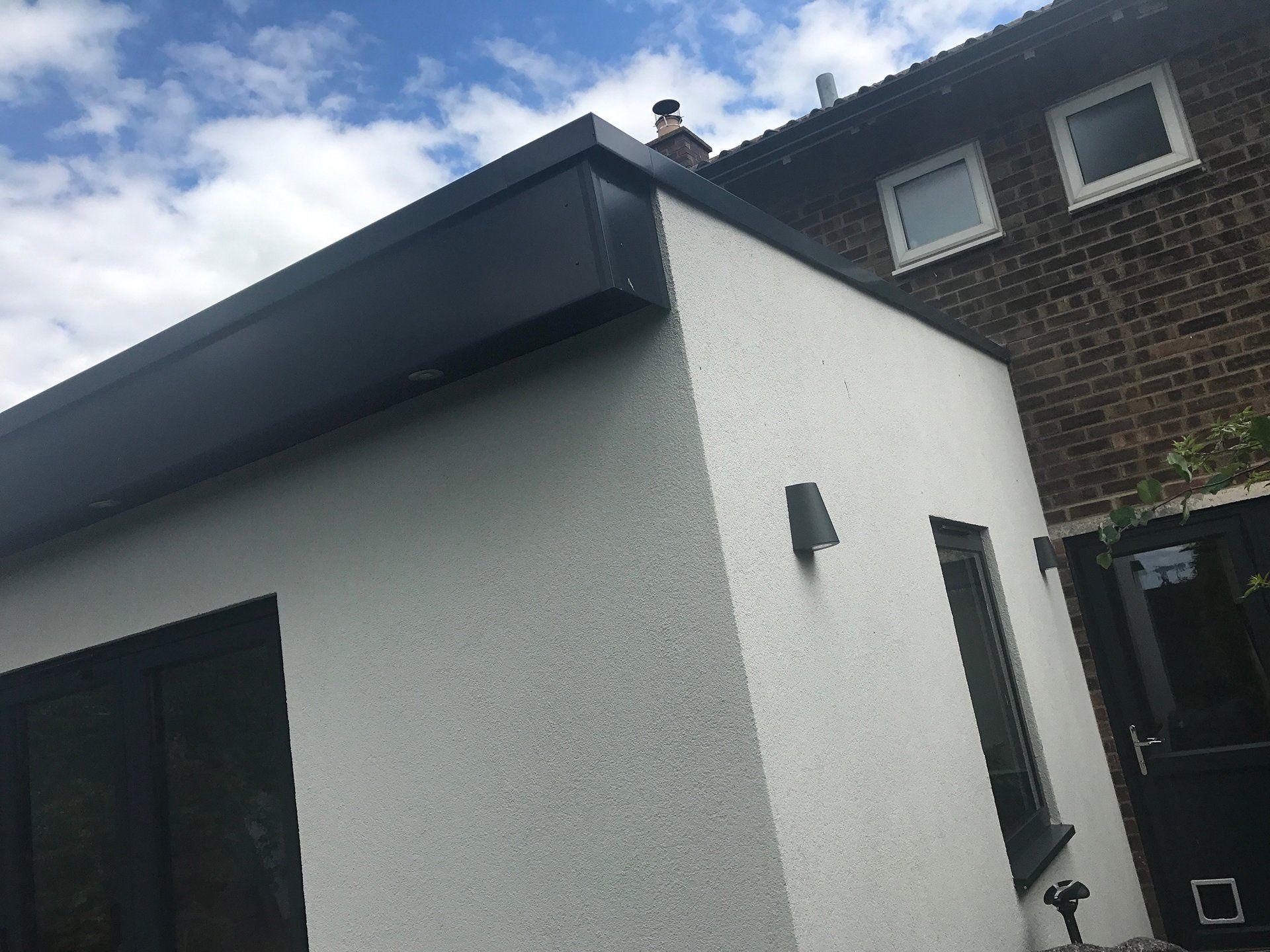 SIPS-exterior-view-white-house3