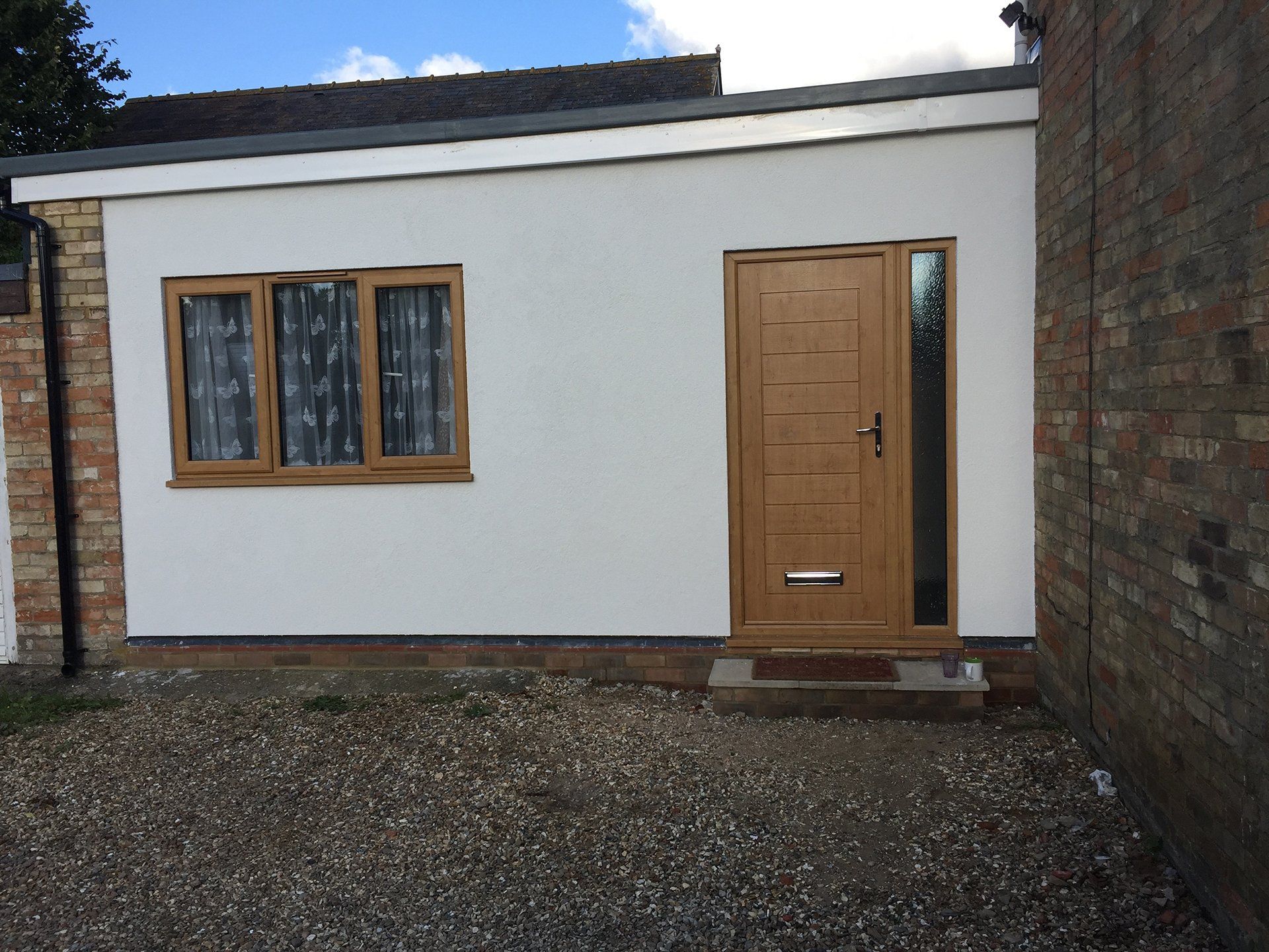 SIPS-exterior-view-white-office