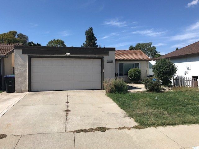 2444 Heatherlark Cir., Pleasanton, CA. 94566