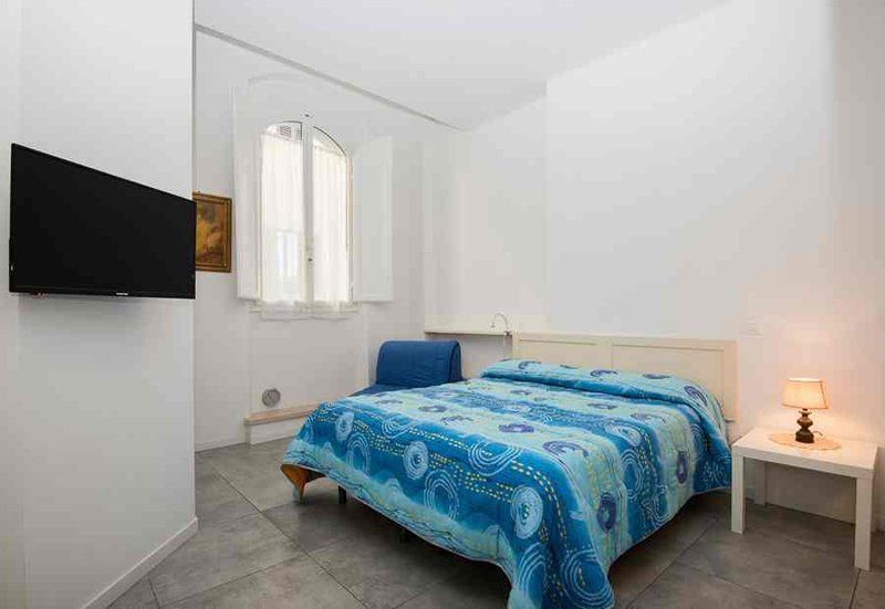 Letto a due piazze blu