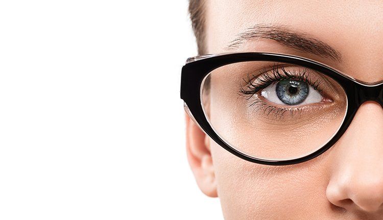 woman wearing eyeglasses