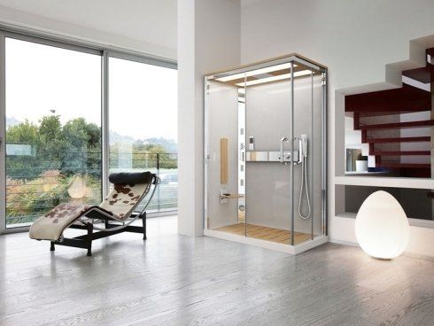 bagno con cabina doccia in vetro stile moderno
