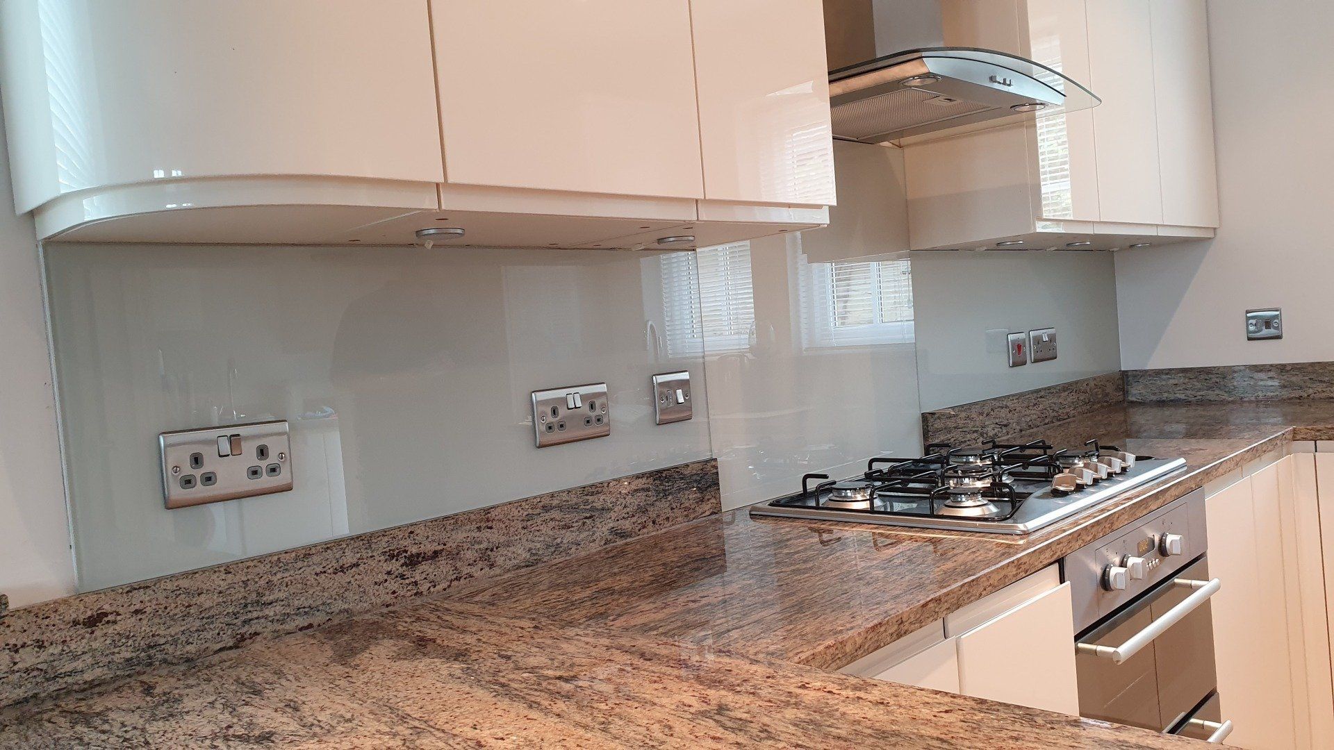 grey splashback 5