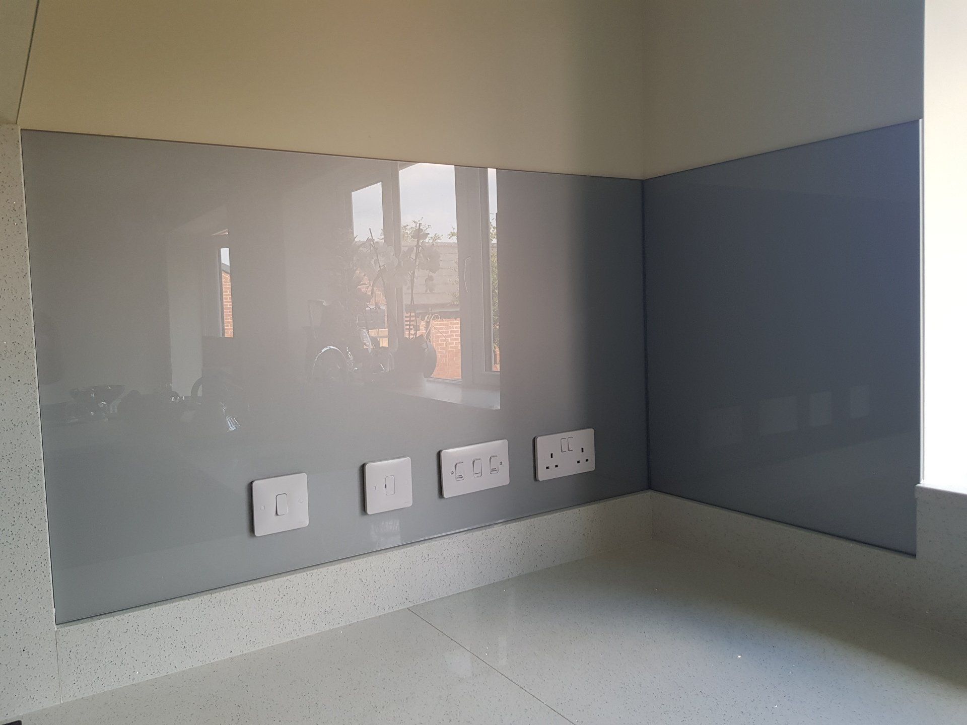 grey splashback 4