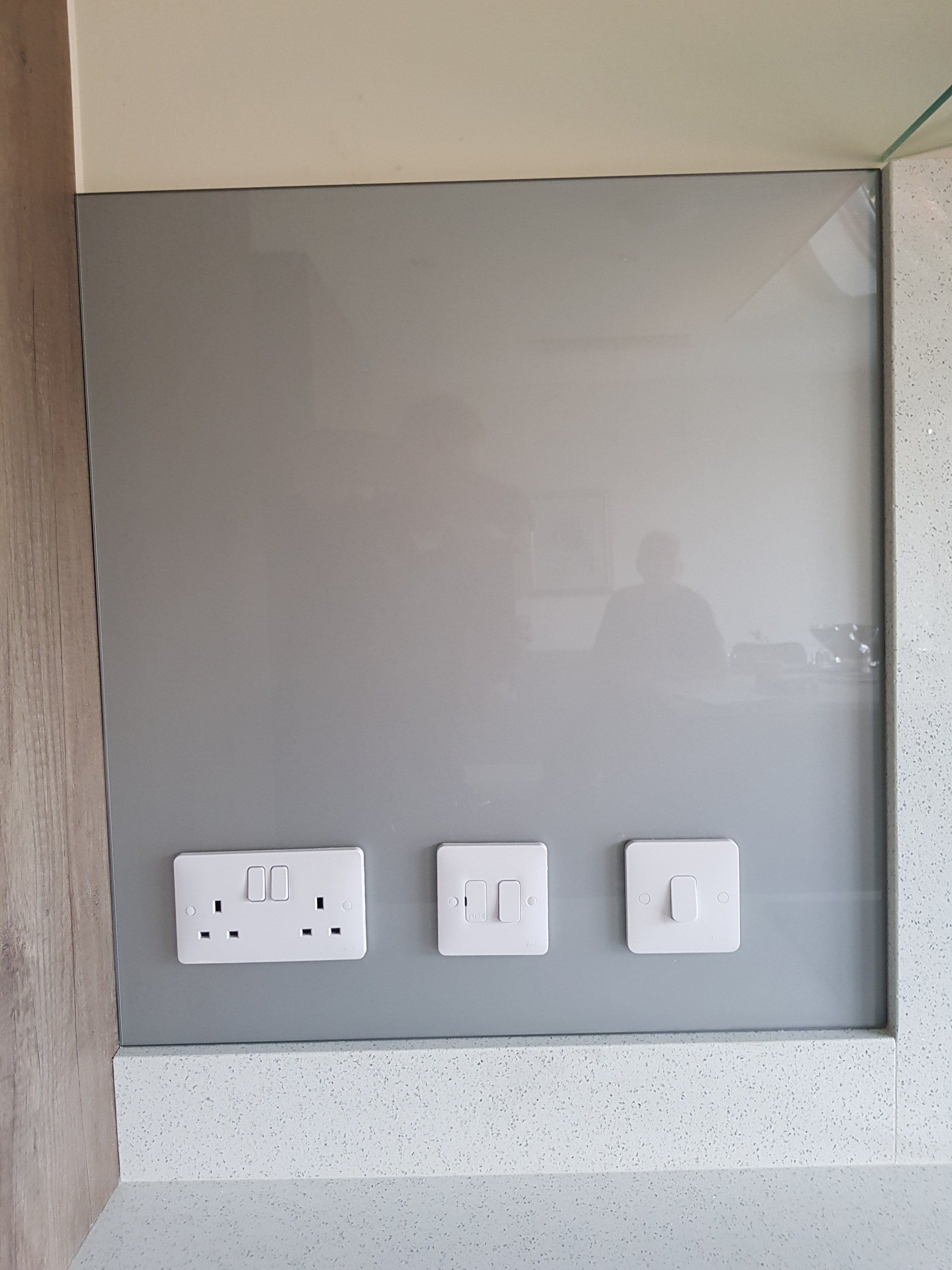grey splashback 2