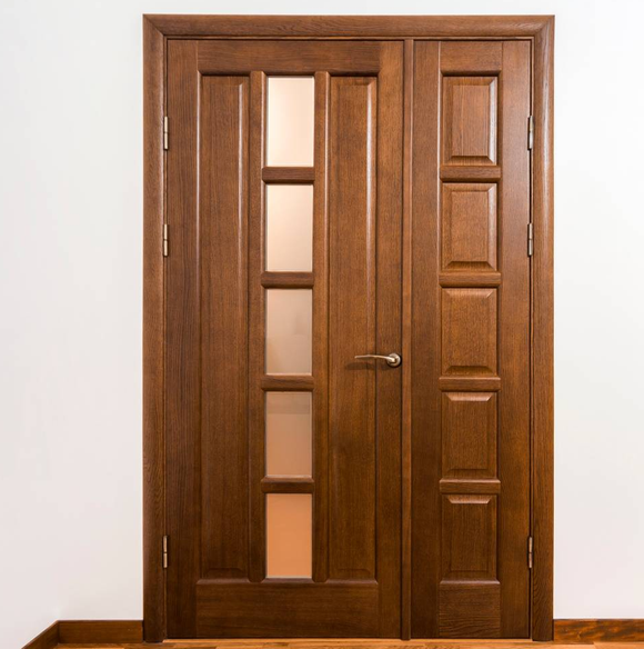 porta interna con dettaglio in vetro