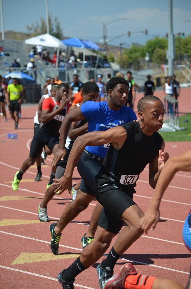 boys running track & field