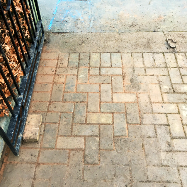 Impact moling under block paving