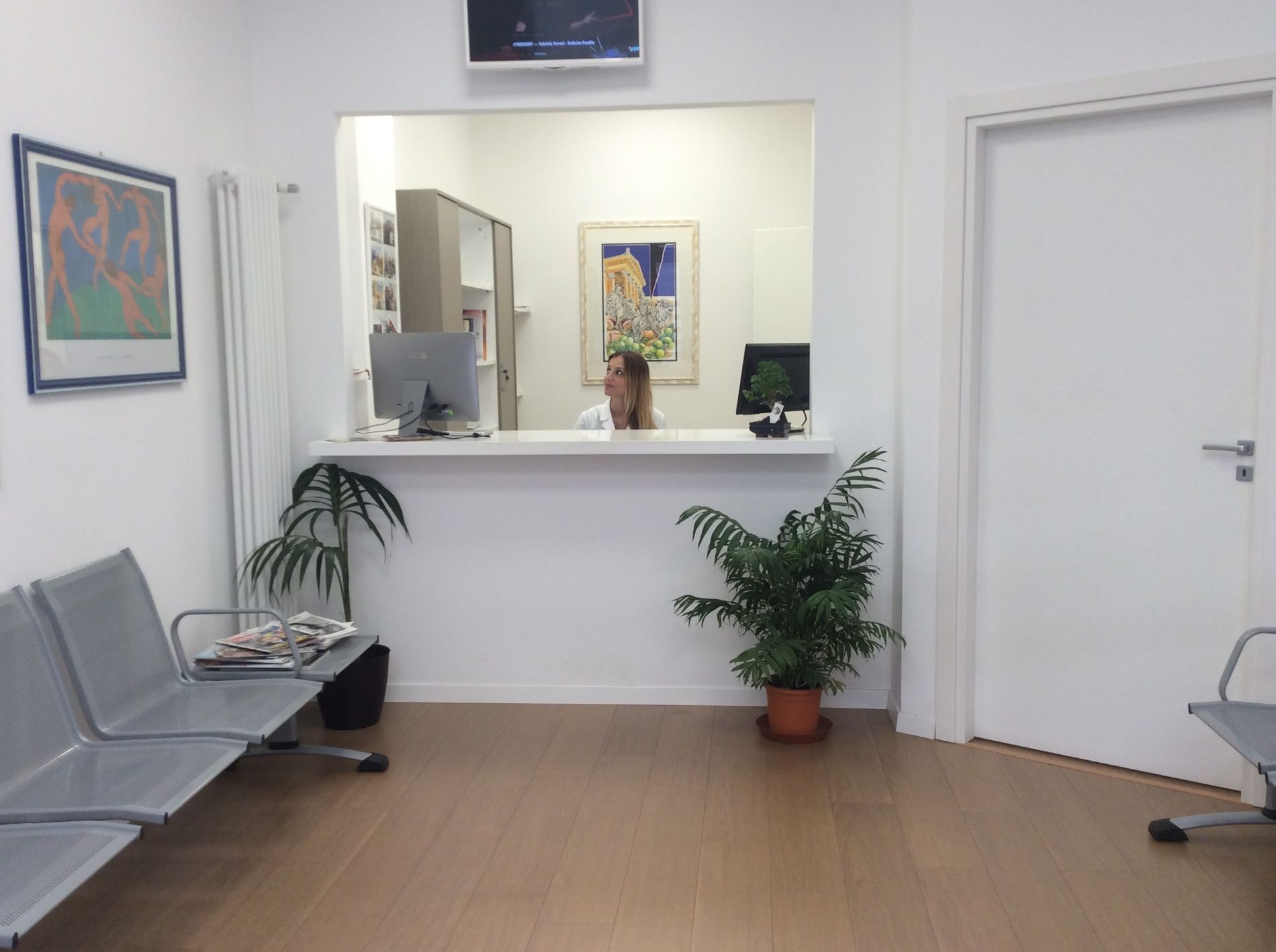 Receptionist