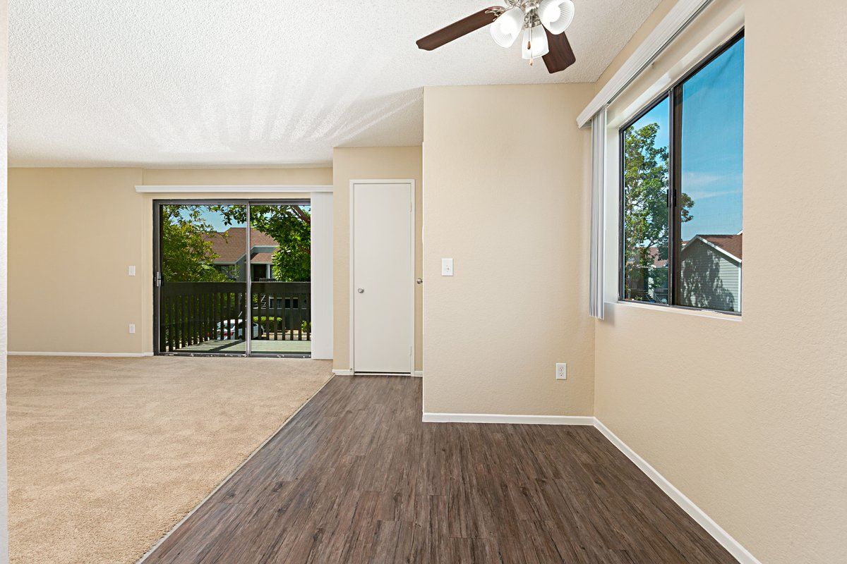 Magnolia Plaza property image of interior