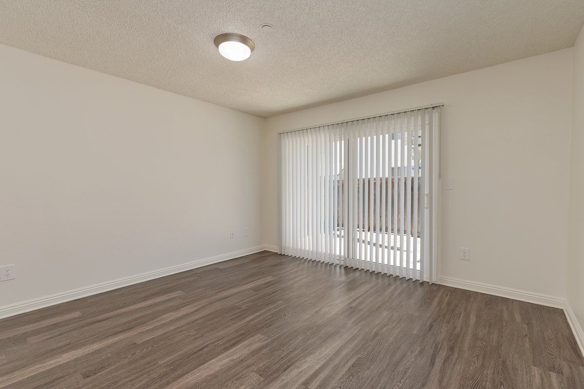 Windsor Gardens Apartments property photo of interior