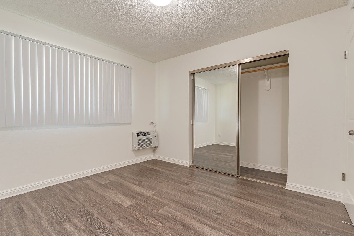 Windsor Gardens Apartments property photo of interior