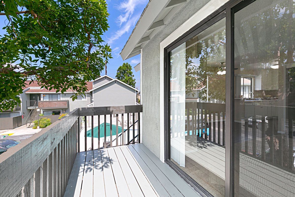 Magnolia Plaza property image of balcony