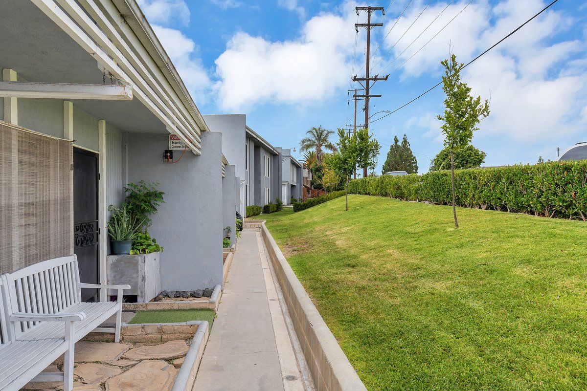 Canyon Drive property image of exterior