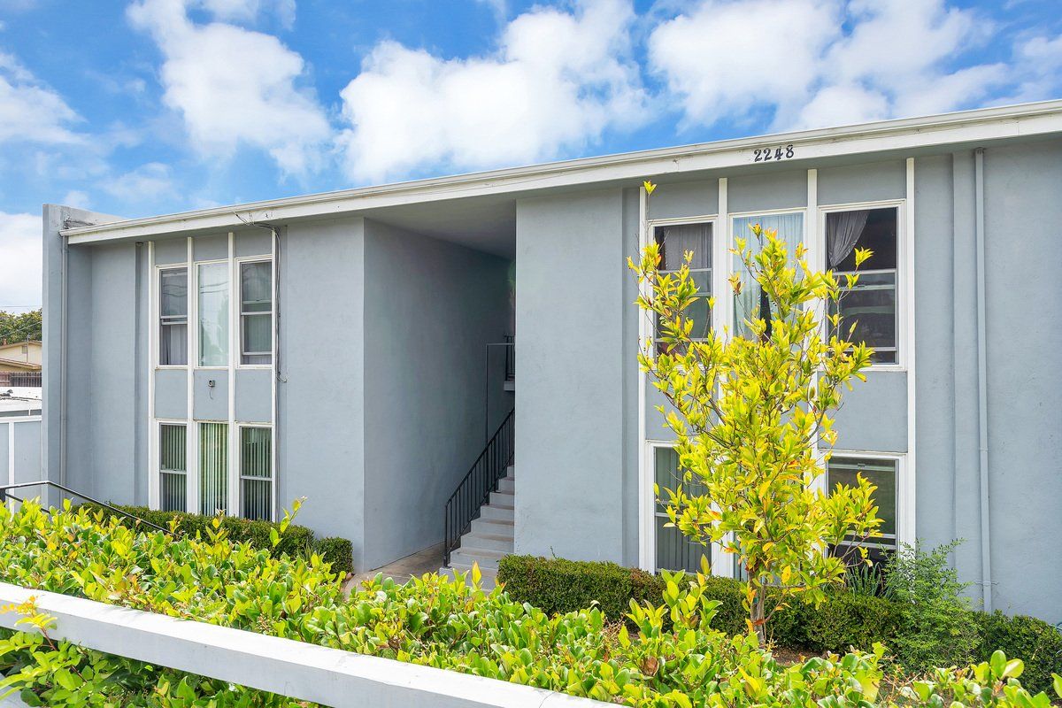 Canyon Drive Apartment Property Image of exterior