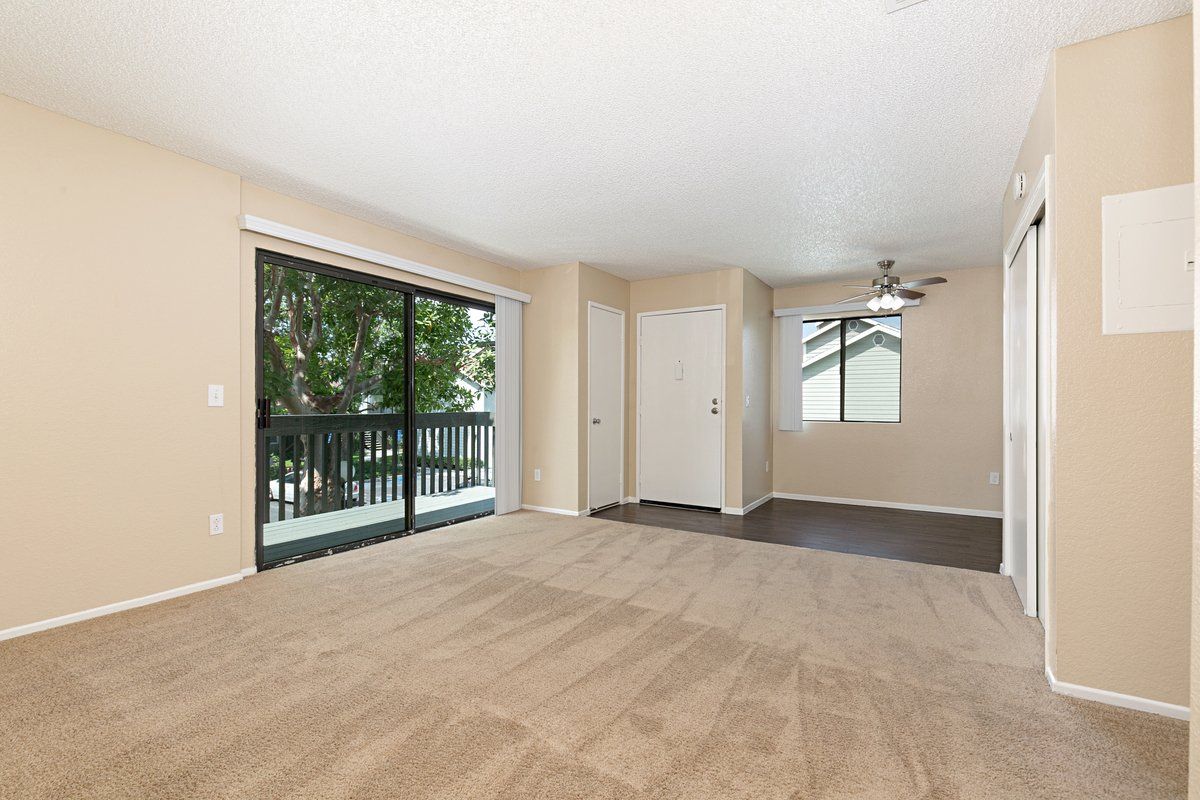 Magnolia Plaza property image of balcony
