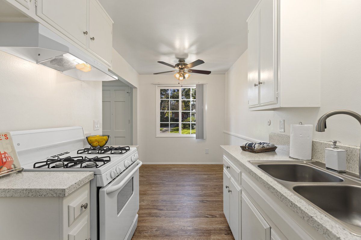 Park Magnolia Apartments Property Image of kitchen
