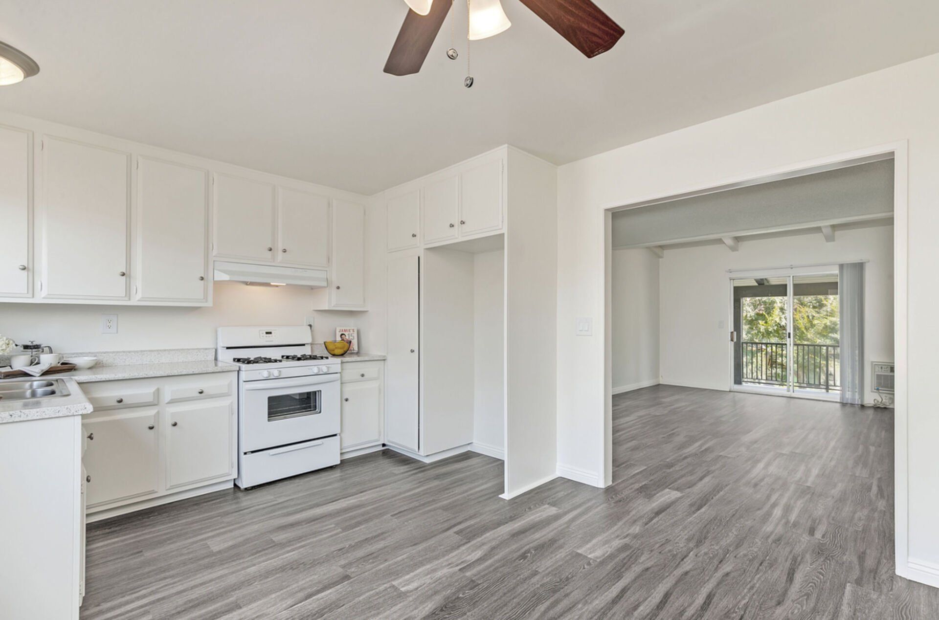 Mission Plaza Apartments Property Image of interior kitchen