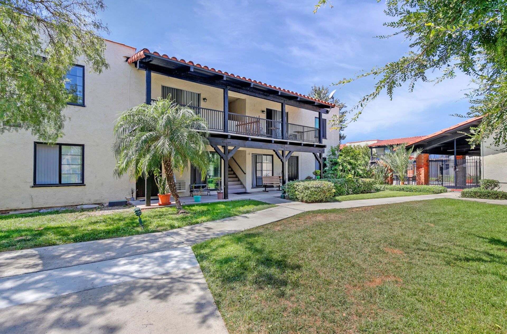 Mission Plaza Apartments Property Image of exterior