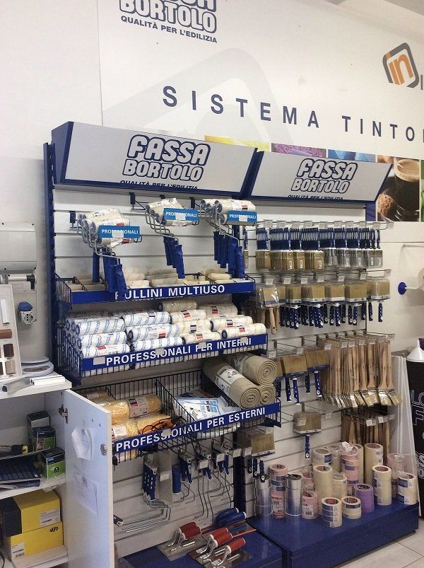 Strumenti per la tinteggiatura