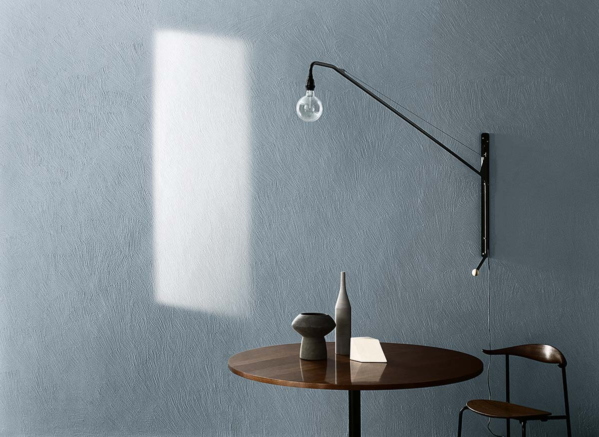 Stanza con arredamento in design