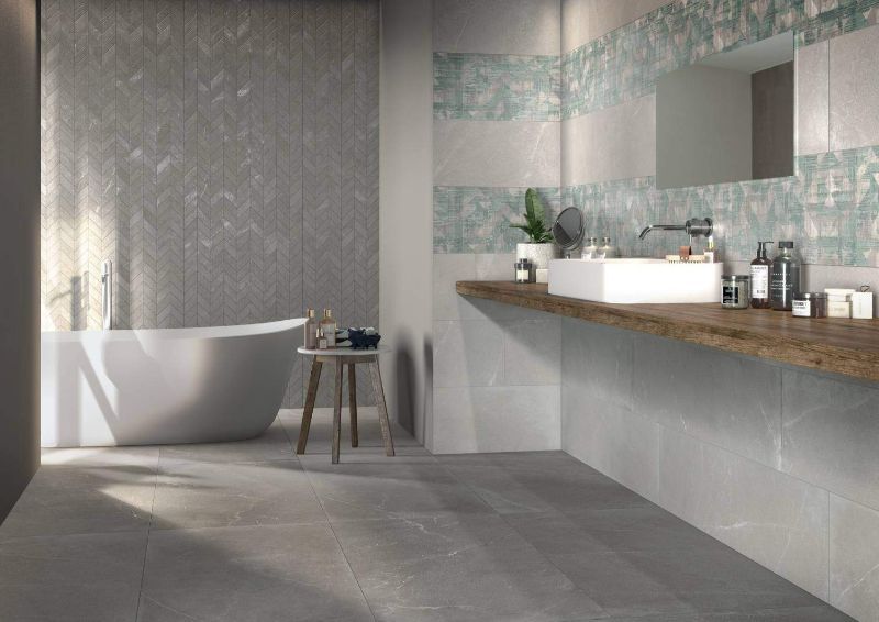 Elegante bagno con vasca in design
