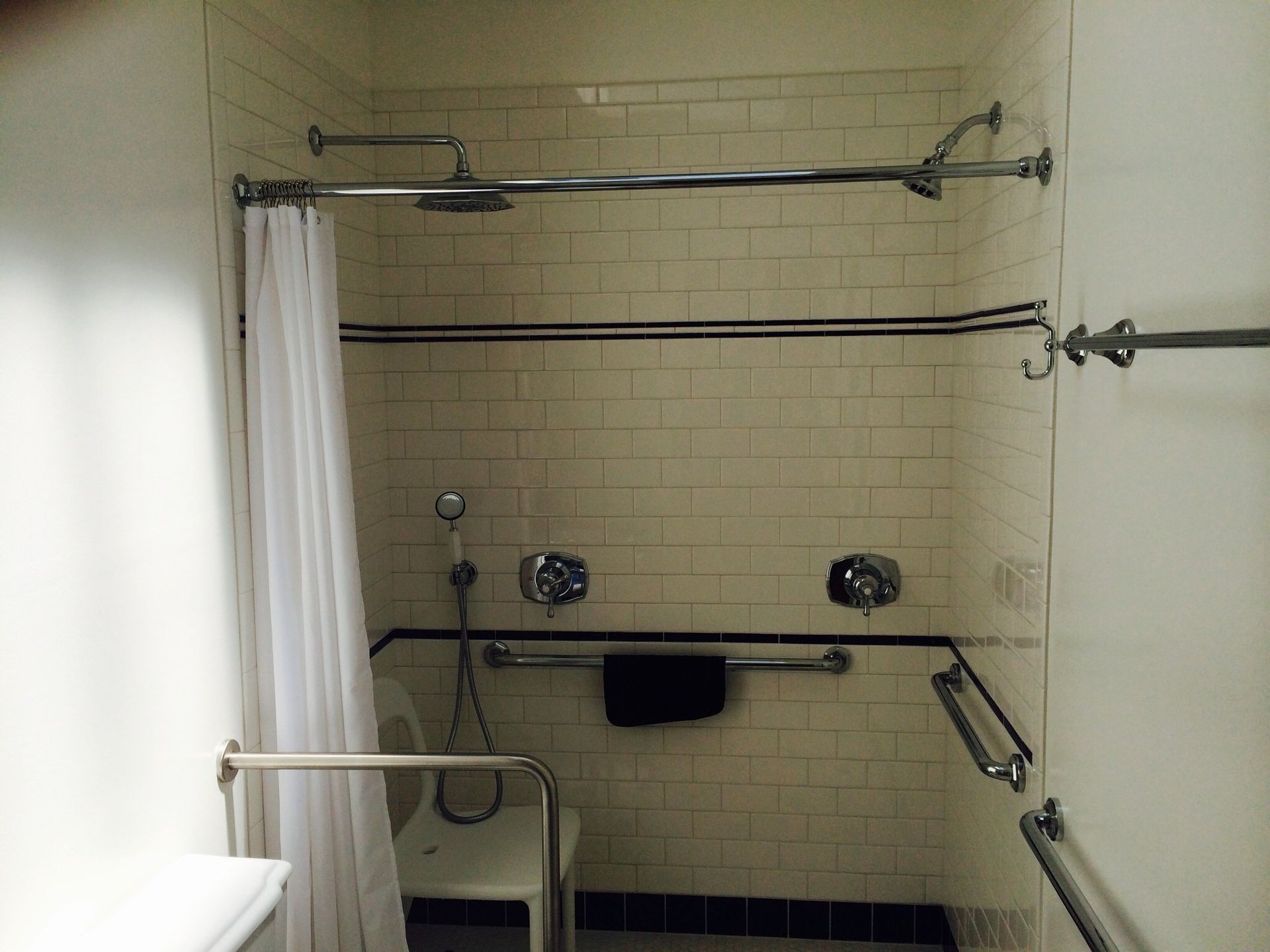 Shower with safety rails