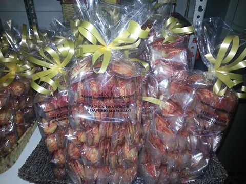 pacchi regalo con cioccolatini