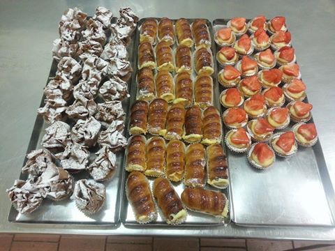 pasticcini di tre vari gusti