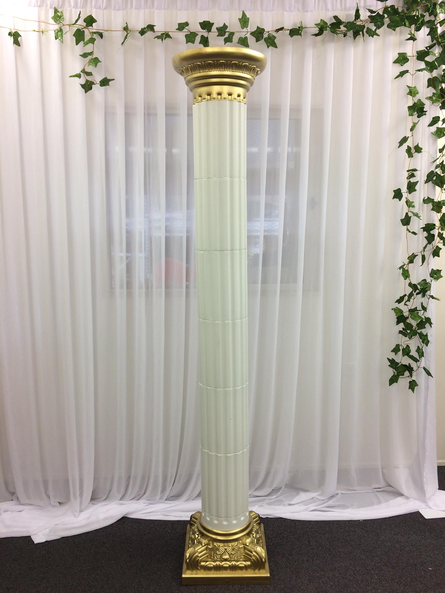 Gold and white roman column/