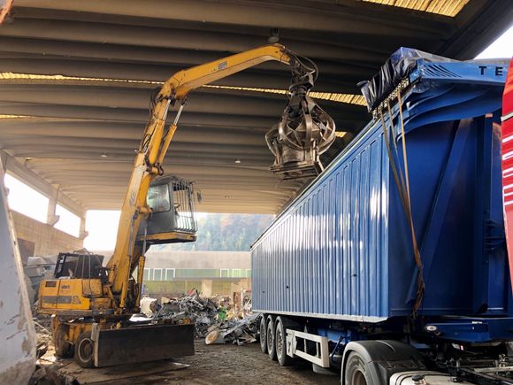 automezzo per trasporto rifiuti
