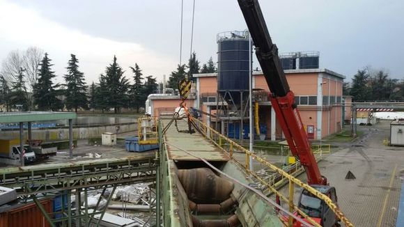 demolizione struttura industriale