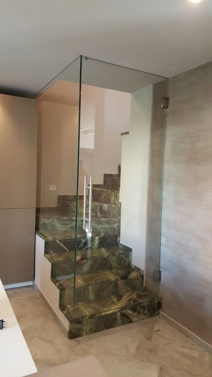 Porta a vetri per scale