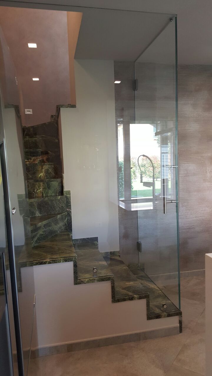 Porta a vetri per scale Leali vetro a Castiglione delle Stiviere MN