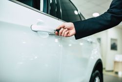 tech fixing car door key