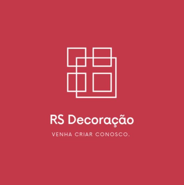 Um logotipo para rs decoração em um fundo vermelho
