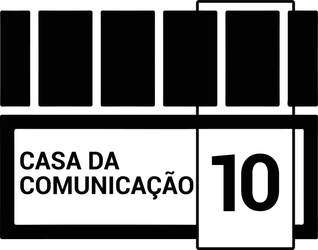 Um logotipo em preto e branco para a casa da comunicação com o número 10 nele.