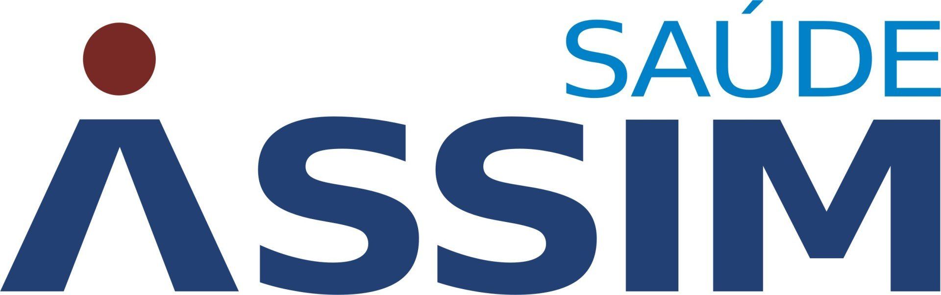 Logotipo da Saude Assim, uma prestadora de serviços de saúde, com texto azul e ponto marrom sobre o