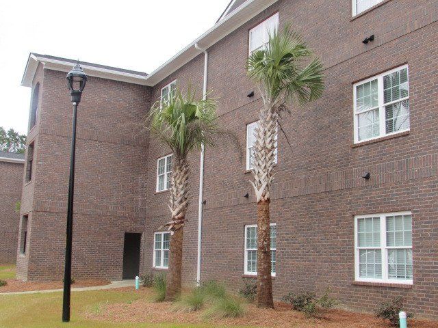 Patriot Palms Exterior